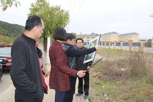 在德兴市调研全民健身场馆建设和管理情况