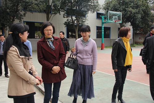 在德兴市调研全民健身场馆建设和管理情况