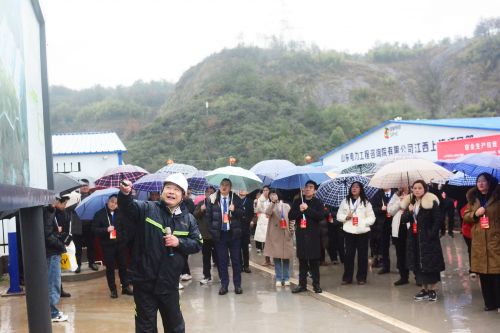 2.21百名代表视察2